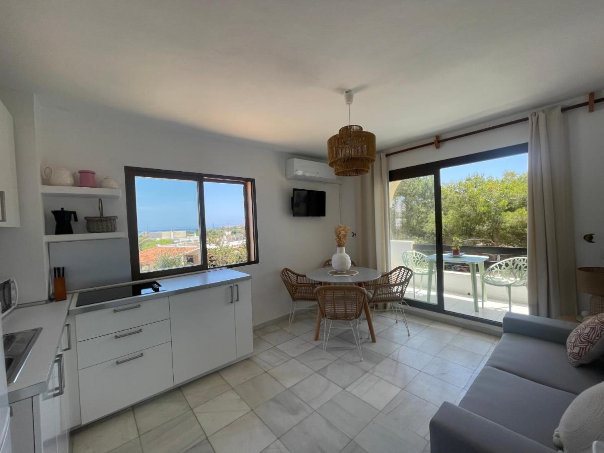 Bella Lilia Apartment Es Pujols Bagian luar foto